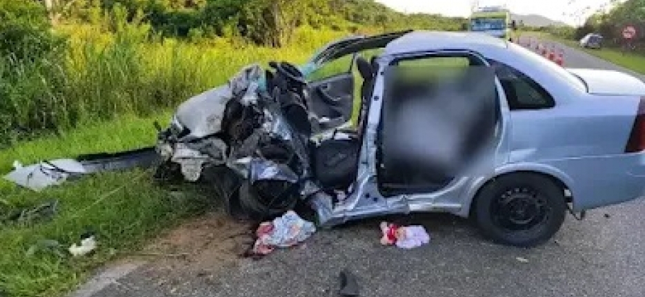 Grave acidente mata beb� e outras duas pessoas na rodovia SP-222, em Iguape